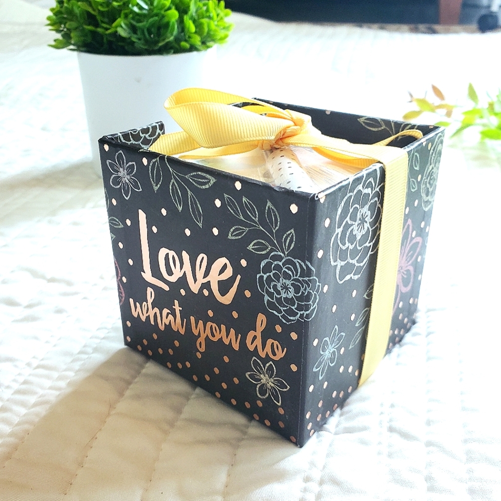 Post It Dispenser/Holder W/ Pen for Desk "LOVE WHAT YOU DO"